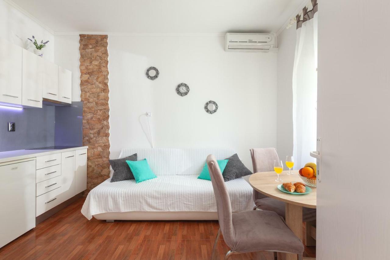 Apartments R Makarska Esterno foto