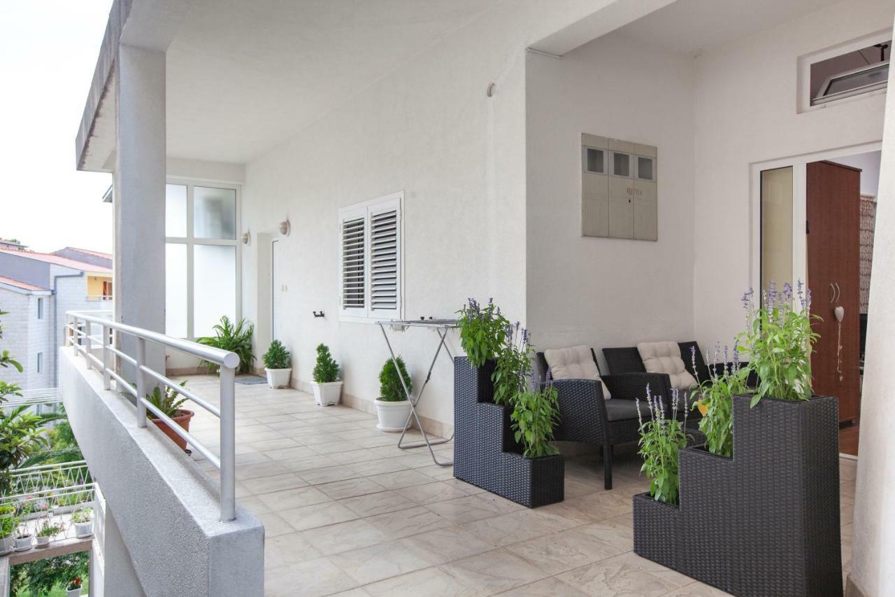 Apartments R Makarska Esterno foto